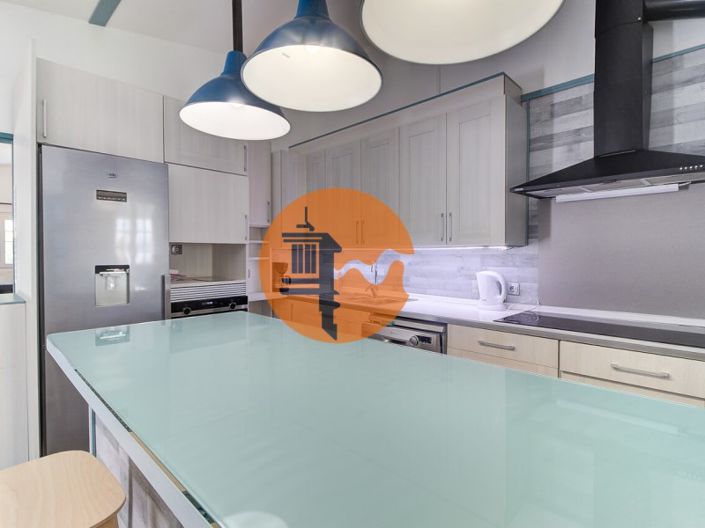 Image No.43-4 Bed House for sale