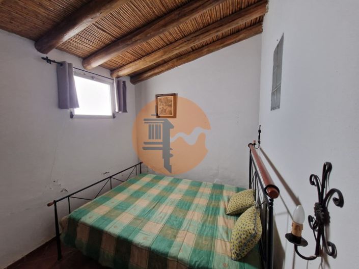 Image No.5-2 Bed House for sale