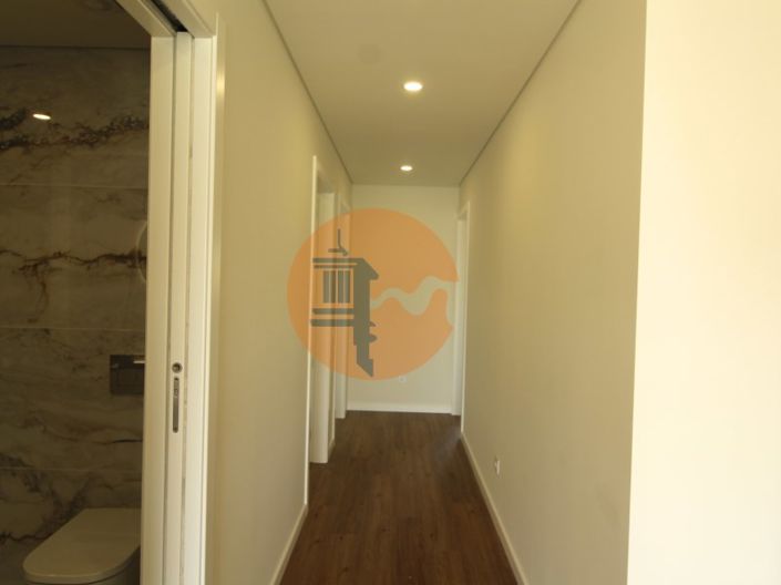 Image No.15-3 Bed Apartment for sale