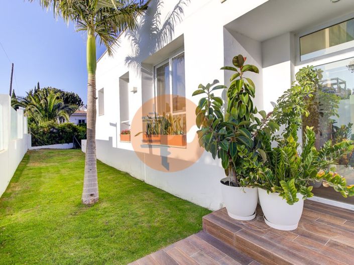 Image No.13-6 Bed House for sale