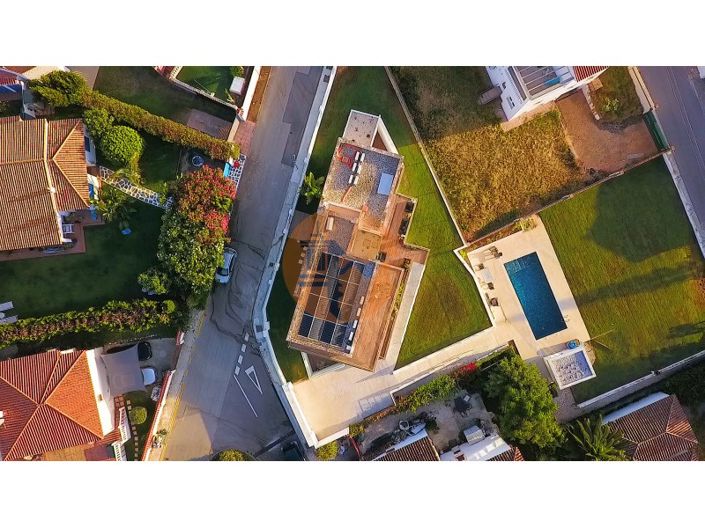 Image No.3-6 Bed House for sale