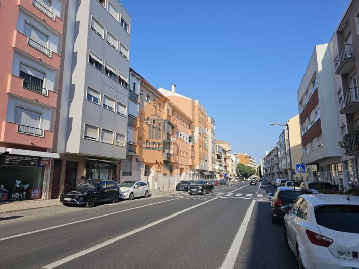 Image No.1-3 Bed Apartment for sale
