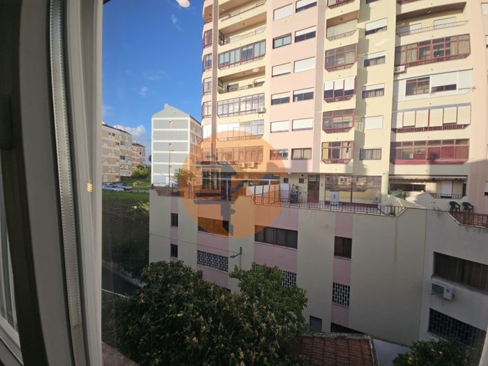 Image No.10-3 Bed Apartment for sale