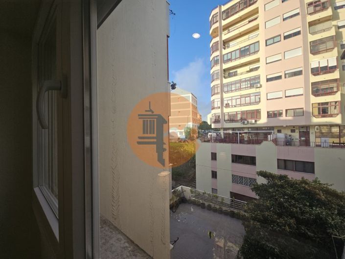 Image No.20-3 Bed Apartment for sale