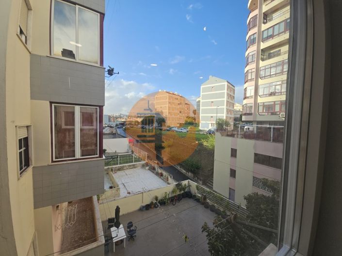 Image No.8-3 Bed Apartment for sale