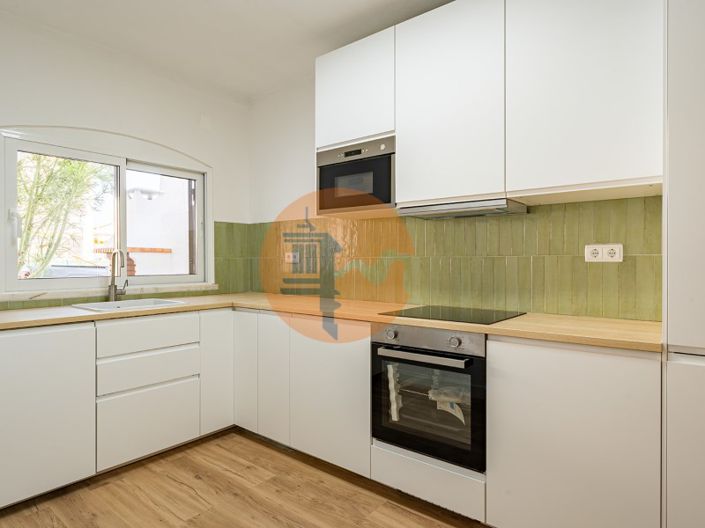 Image No.1-2 Bed House for sale