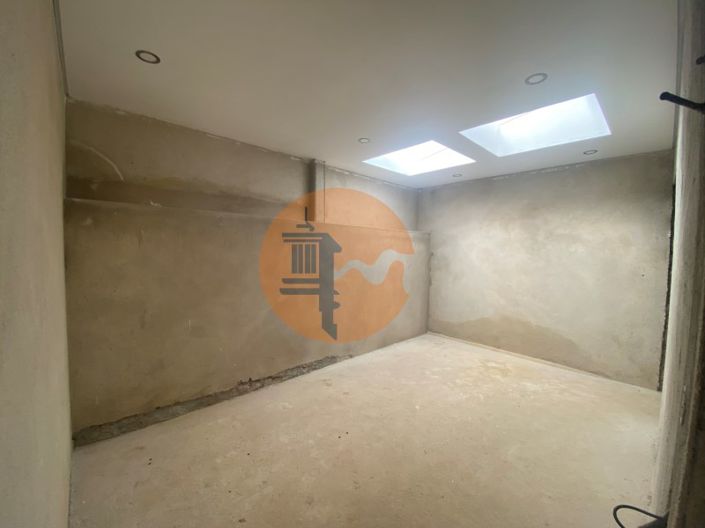 Image No.14-4 Bed House for sale