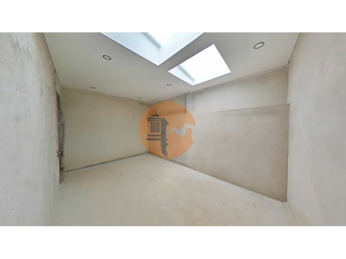 Image No.45-4 Bed House for sale