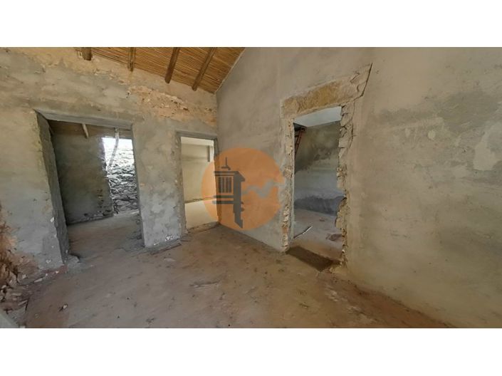 Image No.72-4 Bed House for sale