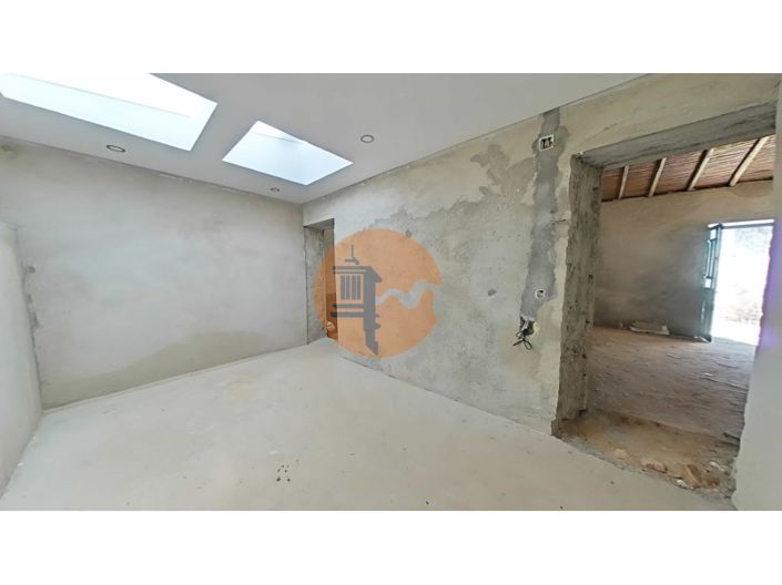 Image No.77-4 Bed House for sale