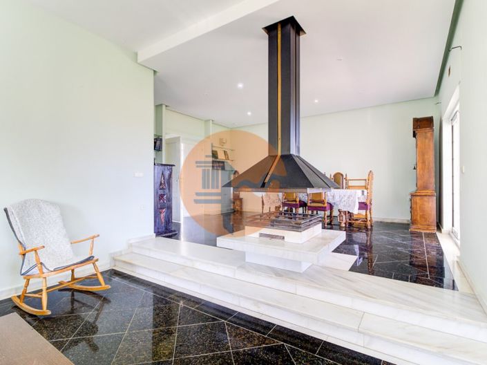 Image No.10-5 Bed House for sale