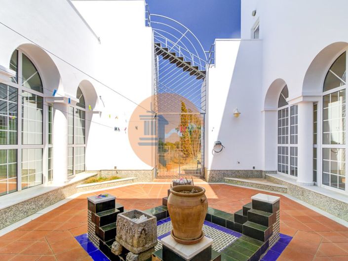 Image No.28-5 Bed House for sale