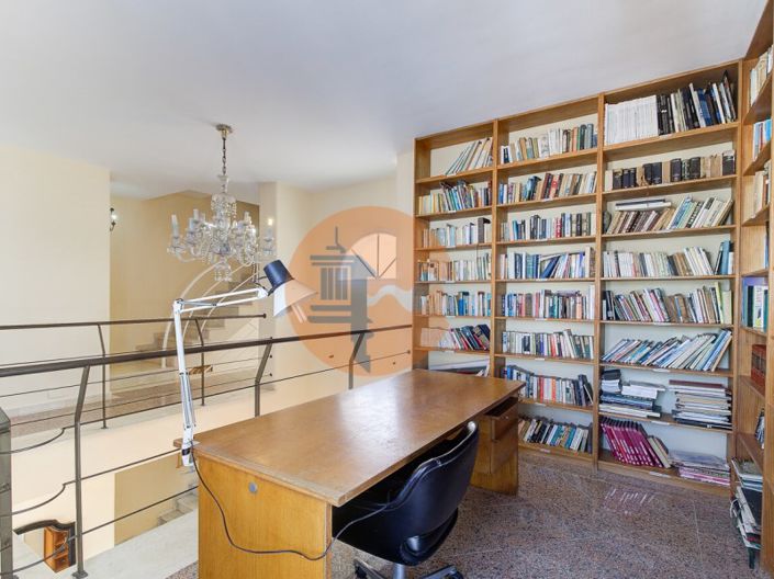 Image No.33-5 Bed House for sale