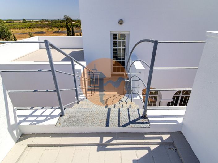 Image No.45-5 Bed House for sale