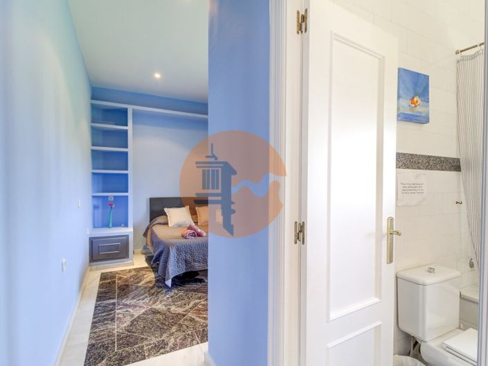 Image No.61-5 Bed House for sale