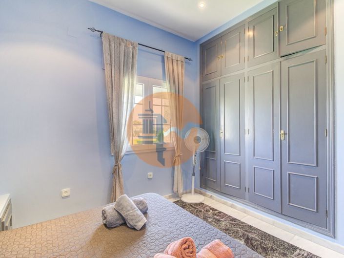 Image No.64-5 Bed House for sale