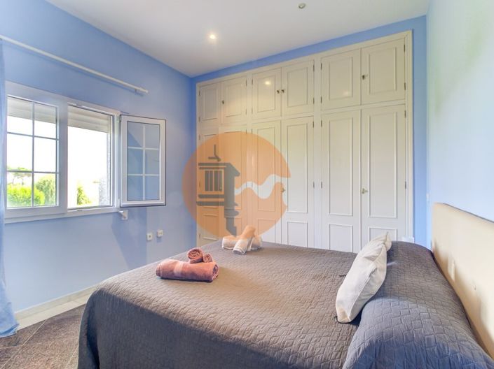 Image No.65-5 Bed House for sale