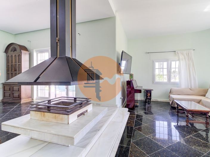 Image No.7-5 Bed House for sale