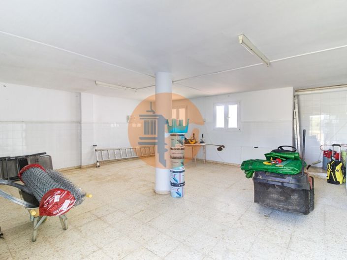 Image No.77-5 Bed House for sale