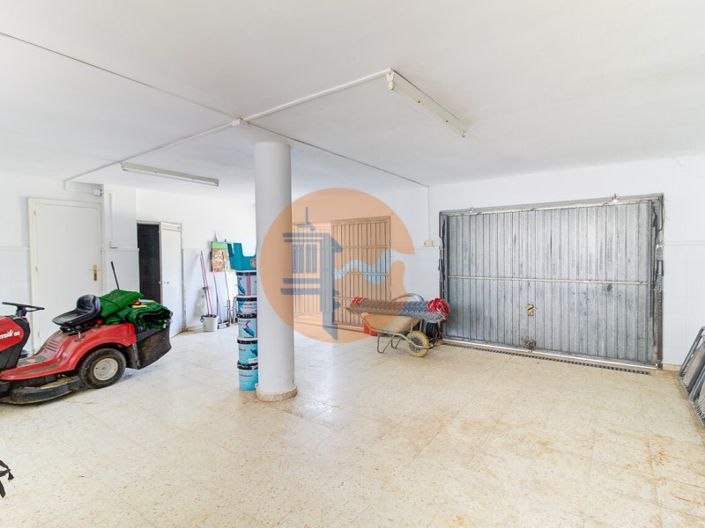 Image No.78-5 Bed House for sale