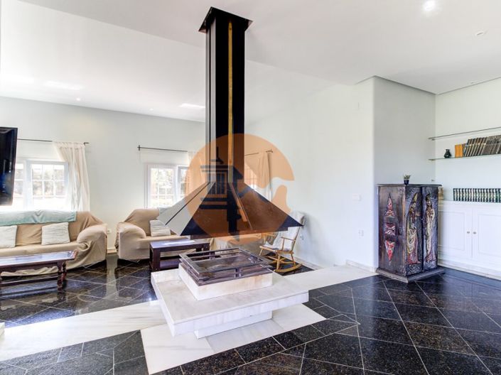 Image No.9-5 Bed House for sale