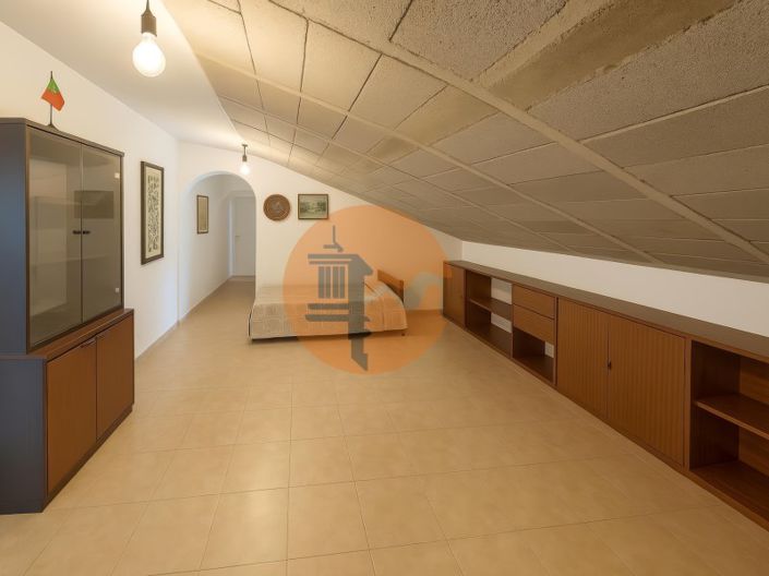 Image No.10-3 Bed House for sale