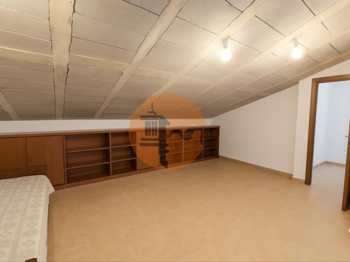 Image No.12-3 Bed House for sale