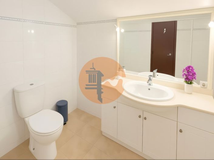 Image No.14-3 Bed House for sale