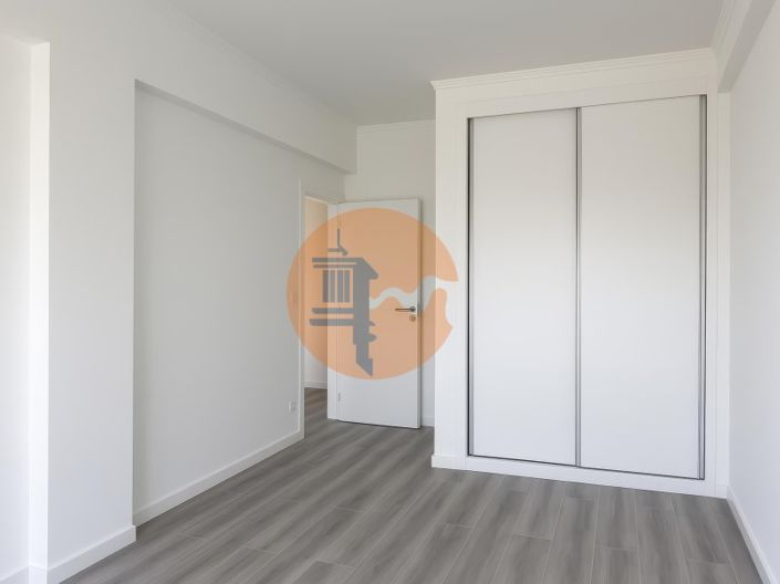 Image No.14-2 Bed Apartment for sale