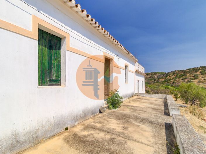 Image No.14-3 Bed Farmhouse for sale