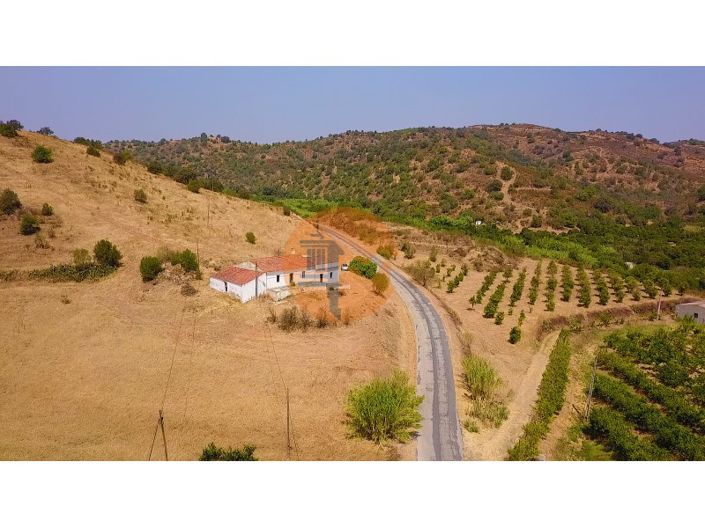 Image No.1-3 Bed Farmhouse for sale