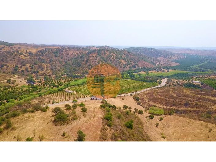 Image No.47-3 Bed Farmhouse for sale