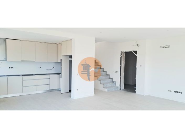 Image No.11-3 Bed Apartment for sale