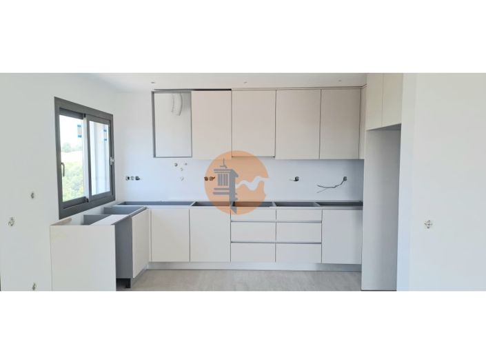 Image No.9-3 Bed Apartment for sale