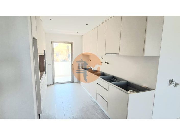 Image No.11-3 Bed Apartment for sale