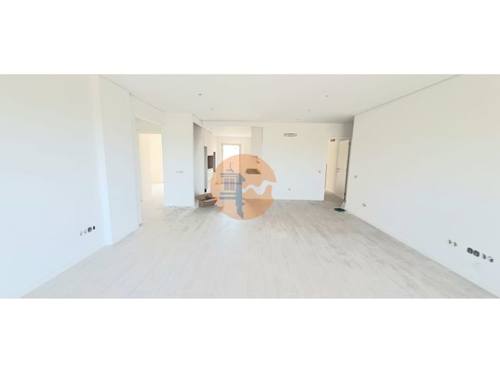 Image No.15-3 Bed Apartment for sale