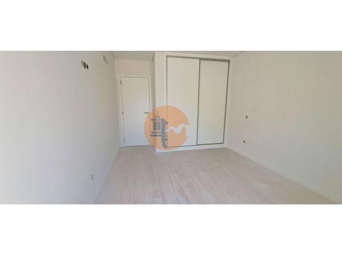 Image No.32-3 Bed Apartment for sale