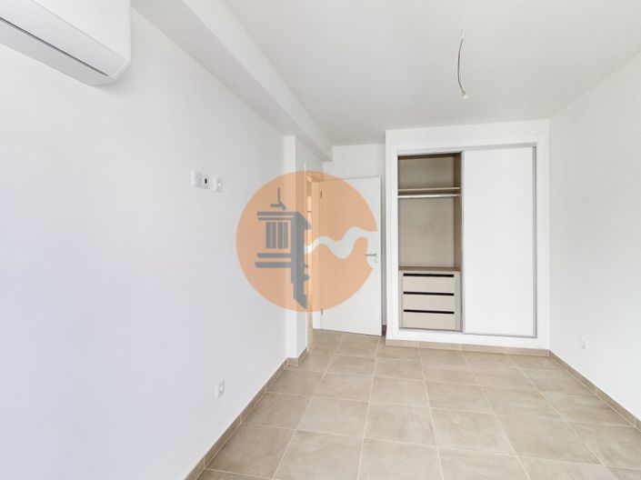 Image No.24-2 Bed Apartment for sale