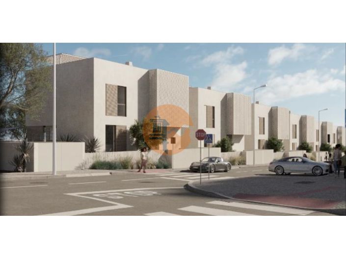 Image No.15-3 Bed House for sale