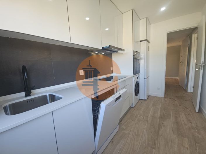 Image No.10-3 Bed Apartment for sale