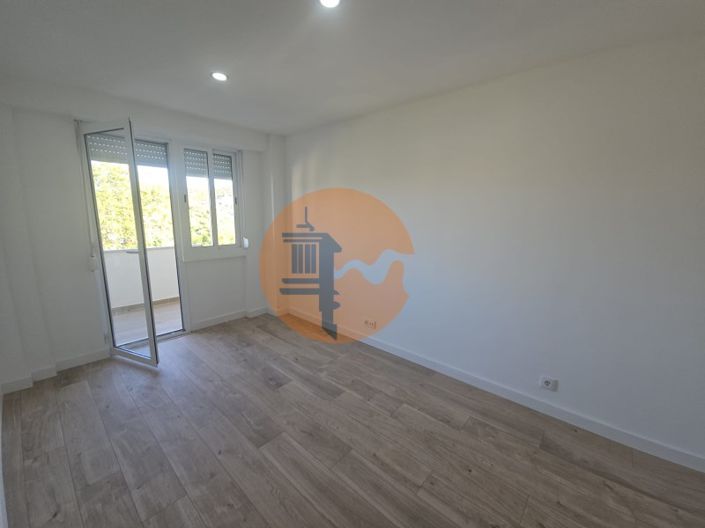 Image No.12-3 Bed Apartment for sale