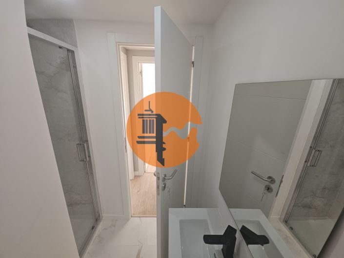 Image No.20-3 Bed Apartment for sale