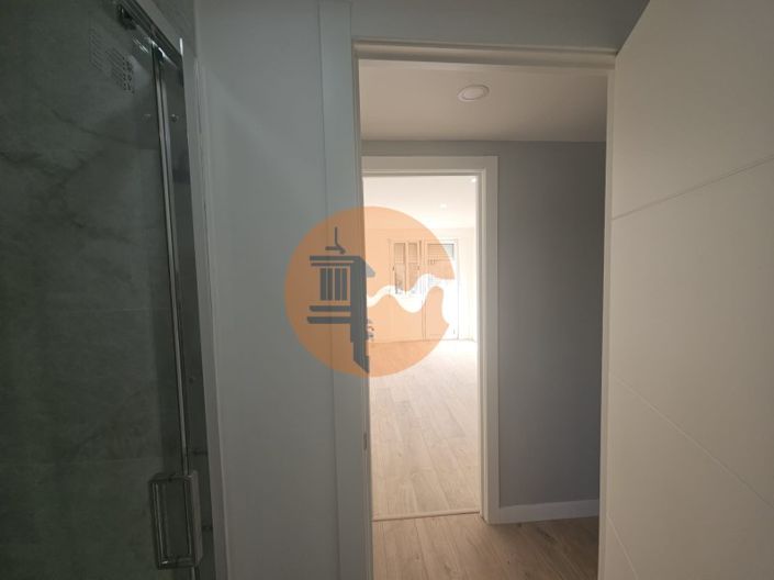 Image No.21-3 Bed Apartment for sale