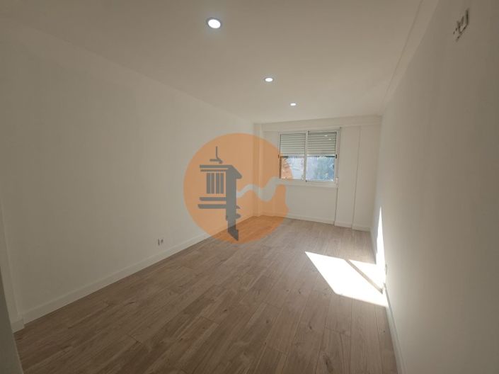 Image No.29-3 Bed Apartment for sale