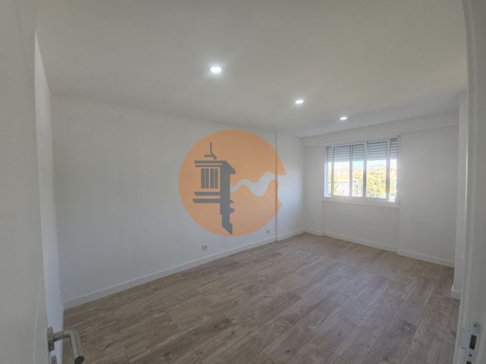 Image No.3-3 Bed Apartment for sale