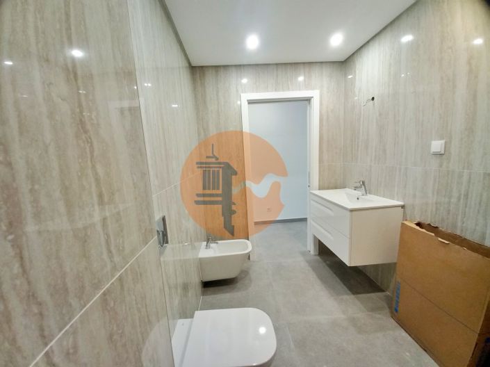 Image No.23-2 Bed Apartment for sale