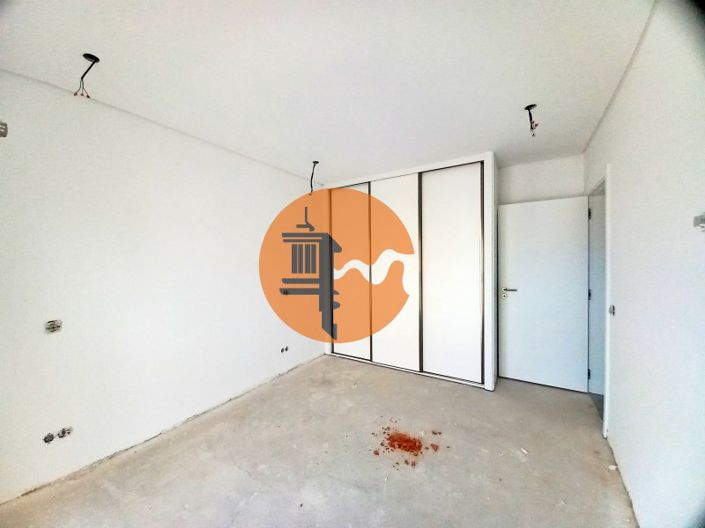 Image No.15-3 Bed Apartment for sale