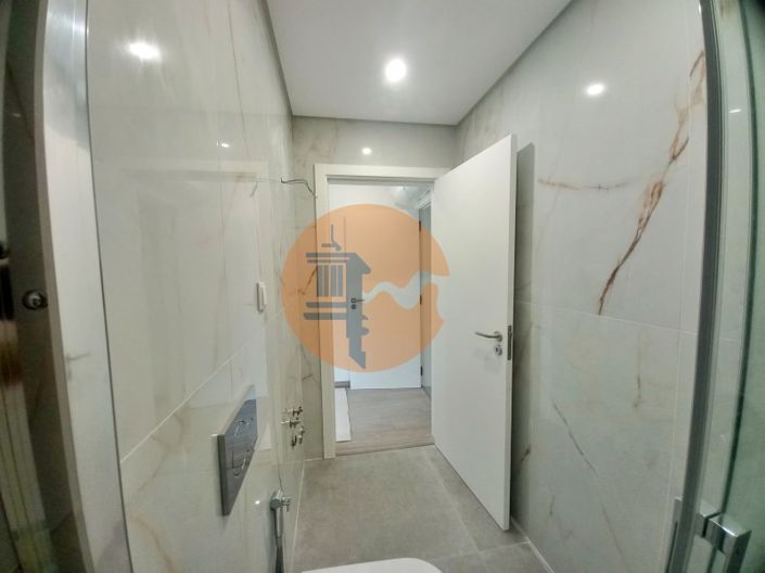 Image No.18-3 Bed Apartment for sale