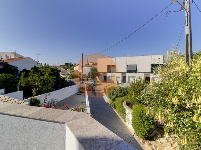 Image No.28-3 Bed House for sale