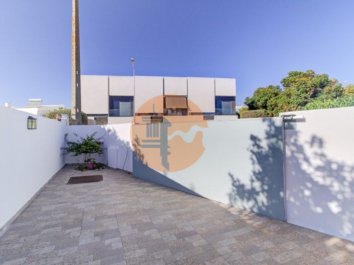 Image No.37-3 Bed House for sale